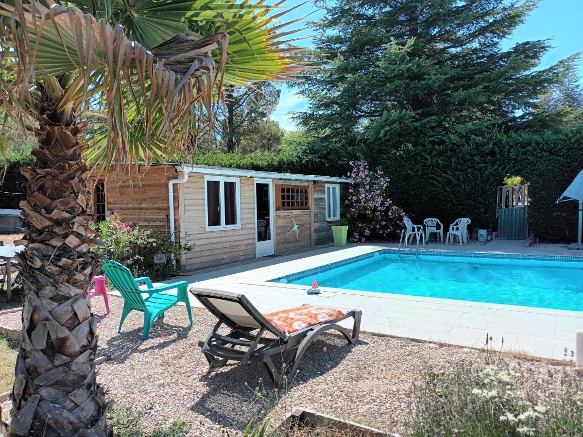 Chalet Banane Devant Piscine, A 6Km Du Festival De Piano De La Roque D'Antheron Rognes Luaran gambar