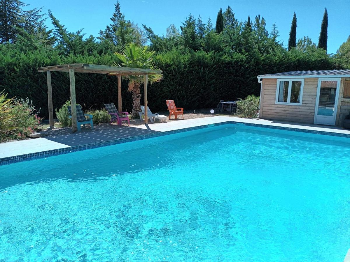 Chalet Banane Devant Piscine, A 6Km Du Festival De Piano De La Roque D'Antheron Rognes Luaran gambar