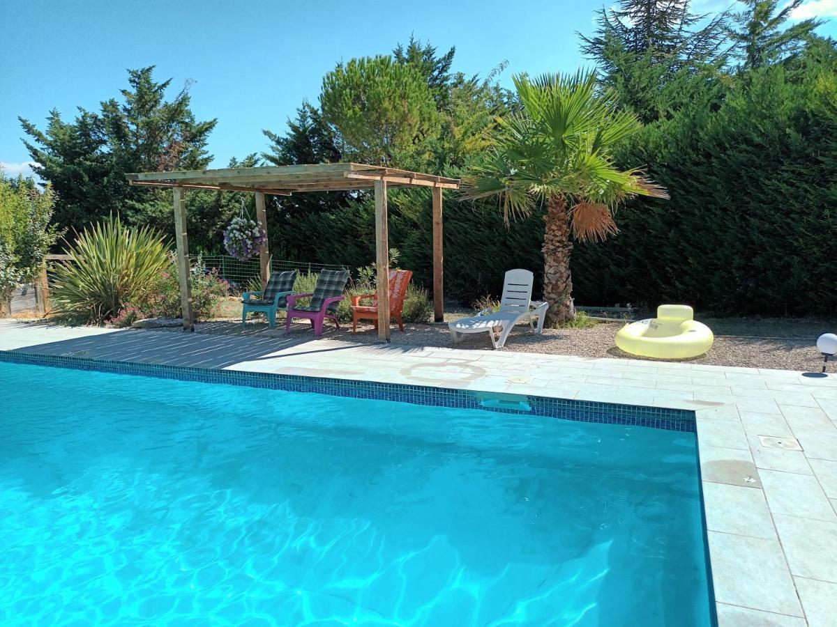Chalet Banane Devant Piscine, A 6Km Du Festival De Piano De La Roque D'Antheron Rognes Luaran gambar
