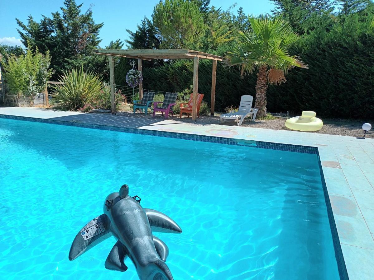 Chalet Banane Devant Piscine, A 6Km Du Festival De Piano De La Roque D'Antheron Rognes Luaran gambar