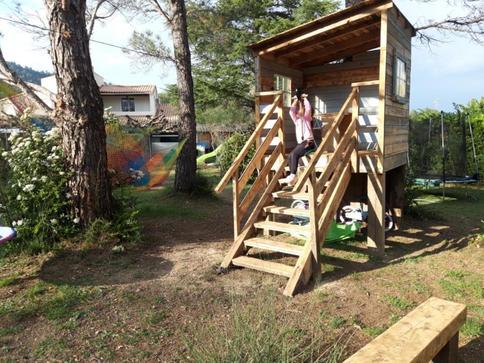 Chalet Banane Devant Piscine, A 6Km Du Festival De Piano De La Roque D'Antheron Rognes Luaran gambar